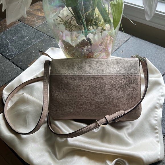 Kate Spade Leila Cream/Taupe Leila Triple Gusset Crossbody N… - Picture 3 of 8